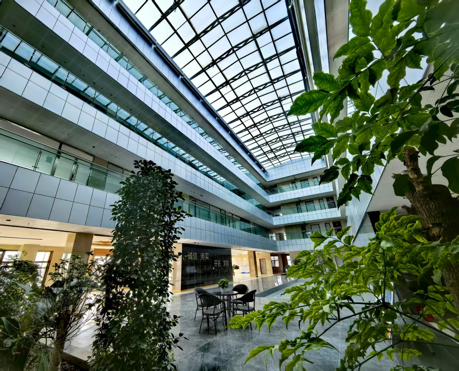 ����ӭ��������������������ʱ�﷫����  ��������ְԱ����ǰ��ѵ